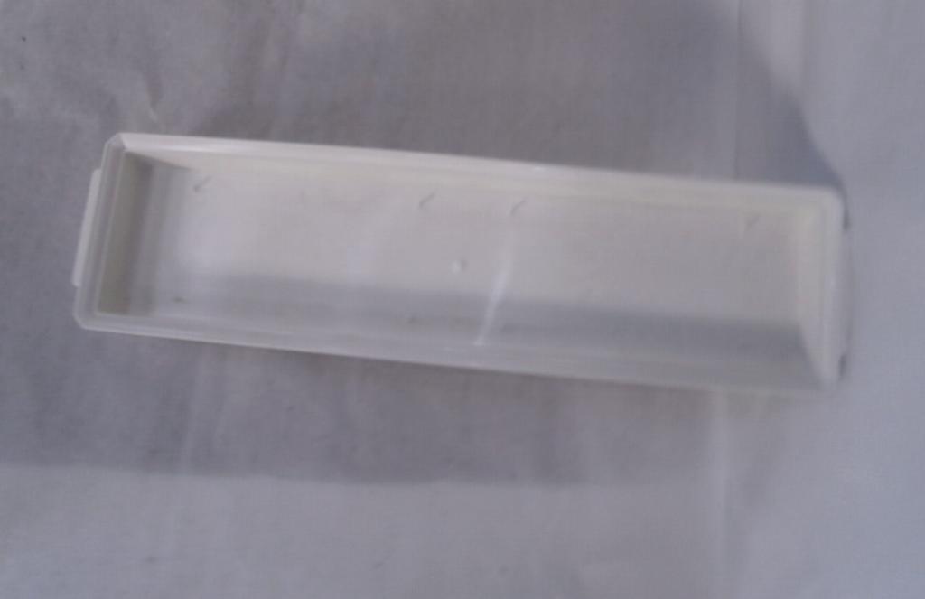 Plastskål 12,5x48 cm hvid mosy